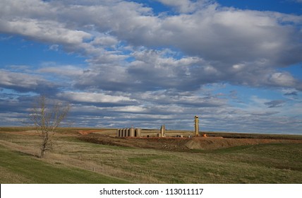 WILLISTON, NORTH DAKOTA - MAY 3:  Oil refinery is shown on May 3, 2010 near Williston, North Dakota. Oil discoveries in the Bakken Formation have led to rapid industrial development and job creation
