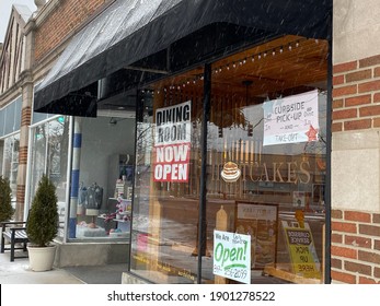 Wilmette, IL, USA - January 24 2021: A Sign At Hotcakes Restaurant Announces That The Dining Room Is Now Open. Illinois COVID Guidelines Will Now Allow Indoor Dining At 25% Capacity.