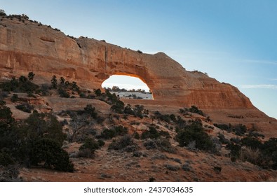 Wilson Arch, natural sandstone arch in southeastern Utah, USA