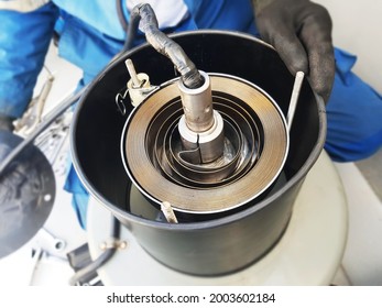 wind up  for round cable keeps in drum.