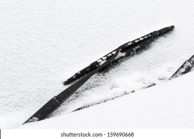 Windshield Wiper With Snow