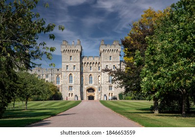 Windsor, Berkshire, England, UK. 2020. Windsor Castle looking towards the George VI Gateway and visitors apartments from the Long Walk,