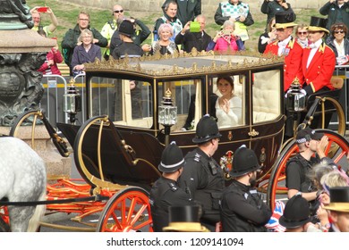 Windsor, Berkshire, UK- 10 1 22018: Carriage Procession For The Wedding Of Princess Eugenie And Jack Brooksbank