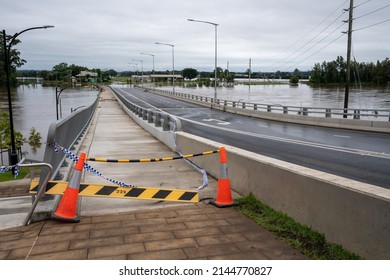 Windsor, New South Wales, Australia, 03.05.2022: Security Tape Restricting Access To Walkway Over Flooded And Closed Windsor Bridge On The Hawksbury River During The East Coast Floods In March 2022.