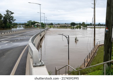 Windsor, New South Wales, Australia, 03.05.2022: Flooded Windsor Bridge Over Hawkesbury River, Rebuilt In 2020 And Claimed To Be 