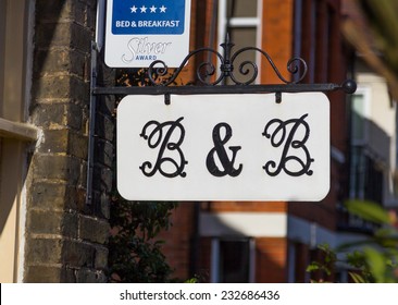 WINDSOR, UK - 1ST FEBRUARY 2014: A Bed And Breakfast Sign Outside A Building