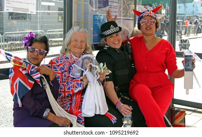 Windsor, Uk, 5192018 : Wedding Of Meghan Markle And Prince Harry Locals Enjoying A Picture With A Friendly Police Lady Before The Crowds Descend, Getting In The Spirit. Stock, Photo, Photograph, Pic