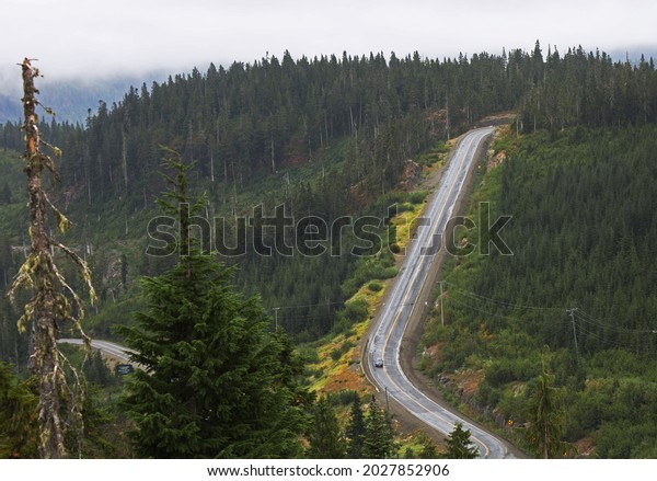 A windy road at Mount\
Washington.