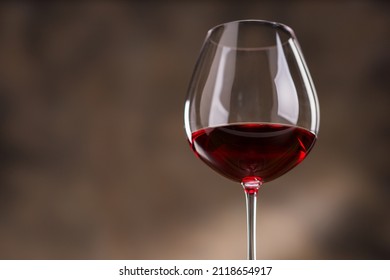 WINE FOOD RED WINE WINE GLASS MERLOT PINOT NOIR CABERNET SAUVIGNON SYRAH RUSTIC VINTAGE