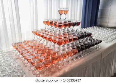 Wine Glass Pyramid, Red Wine