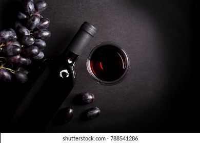 wine and grape background 