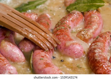 Wine Sausage Stew With Onion