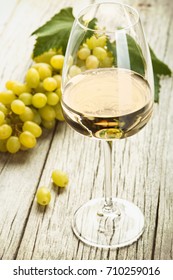 wine,
white,
glass,
grapes,
vine,
chardonnay


