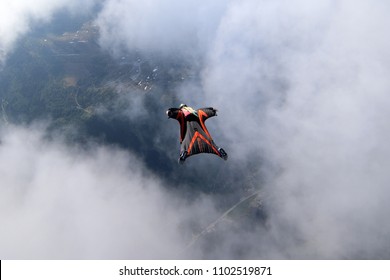 wingsuit jumping norway