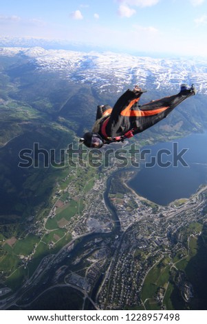 wingsuit jumping norway