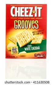 Winneconne, WI - 26 April 2016: Box Cheez It Grooves In White Cheddar Flavor On An Isolated Background