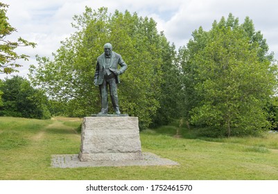 Winston Churchill Bronze Statue On Plinth In Woodford Green, Wide Angle Photo. Essex, England - 9th June 2020