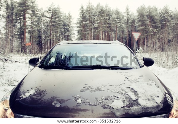 Winter\
car wheel studs, the concept of winter car\
ride
