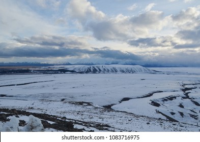 Winter With Heavy Snow Fall At Mt John. It's A Large Hill Overlooking Lake Tekapo, With 360-degree Panoramic Views Of The Mackenzie Basin. The Observatory Is The Best Place For Stargazing At Night.