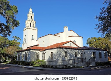 WINTER PARK, FLORIDA/USA - January 13, 2017: The Rollins College Campus, In Winter Park, Florida, Near Orlando, On January 13, 2017.