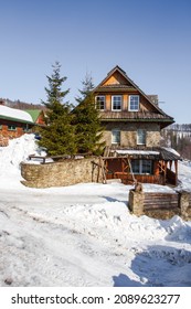 Winter In Poland. Homestead Under Hall – Agritourism Farm, Accommodation For Tourists In Koszarawa Village. Mountain Cottage  In Winter. Landscape In The Beskid Mountains. Koszarawa,  Beskidy Mountain