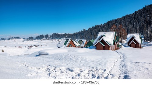 Winter Season, Gulmarg Is A Town, A Hill Station, A Popular Tourist And Skiing Destination, Kashmir, India