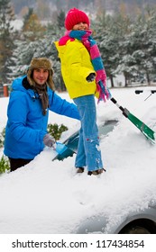 Winter, Snow, Car - Family Is Shoveling  The Car Of Snow