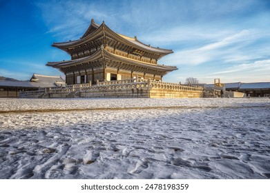 Winter snow at Gyeongbokgung Palace in Seoul, South Korea.
Geunjeongjeon Pavilion of Gyeongbokgung (*Written by Geun Jungjeon)
South Korea's historical landmarks - Powered by Shutterstock