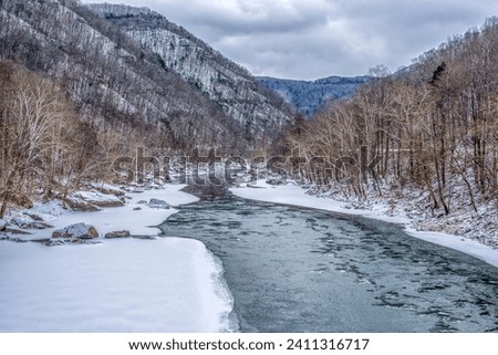 Winter snow on the New River, New River Gorge National Park and Preserve, West Virginia, USA