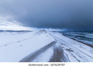 winter ,Snowstorm Tottori Sand Dunes