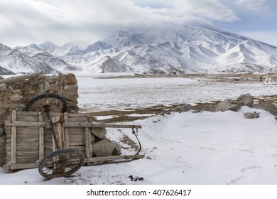 Winter View Of Mustagh Ata Mountain At Karakul Lake On The Karakoram Highway In Pamir Mountains, Akto County,Kizilsu Kirghiz Autonomous Prefecture, Xinjiang, China