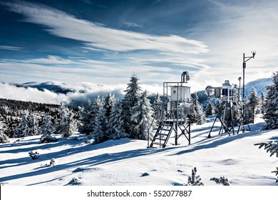 Winter View On Czech Mountains Krkonose In Czech Republic - Meteo Station