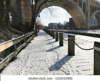 Winter Weather On The Schuylkill River Trail. 