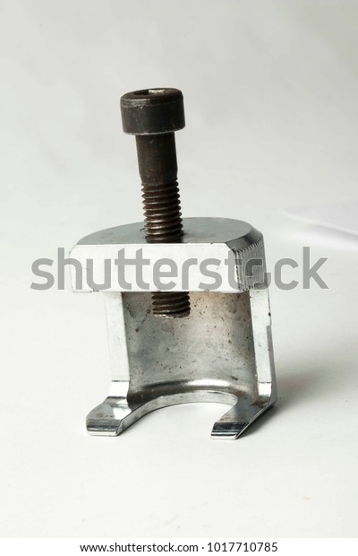 Wiper blade extractor\
tool