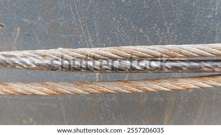 Wire slings with rust surface.
