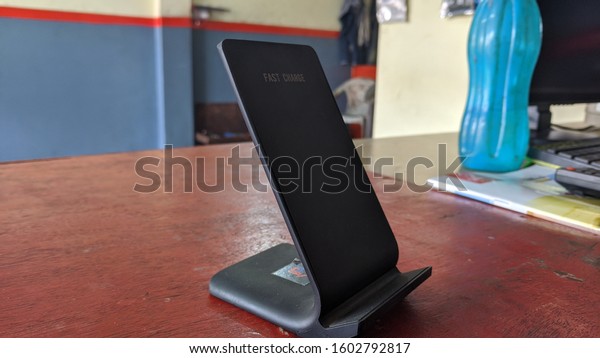 wireless charger for samsung galaxy\
note 8/9. 01 January 2020  Reengus, Rajasthan,\
India.