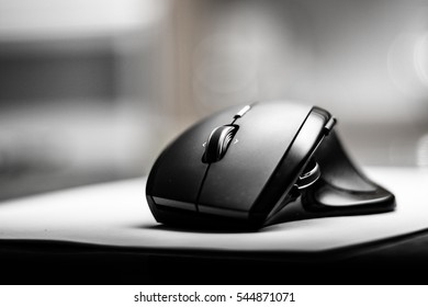 Wireless mouse in black and white