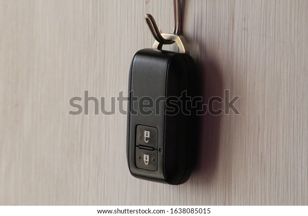 wireless remote\
car key lock and unlock template.\

