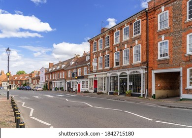 Woburn High Street In Buckinghamshire 