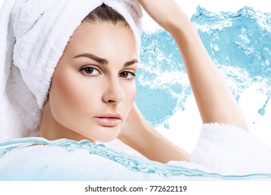 Aqua Facial On Face Bilder Stockfotos Und Vektorgrafiken Shutterstock