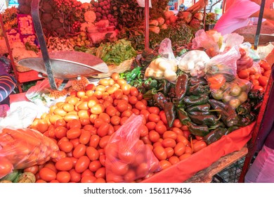 127 Woman Mexican Supermarket Images, Stock Photos & Vectors | Shutterstock