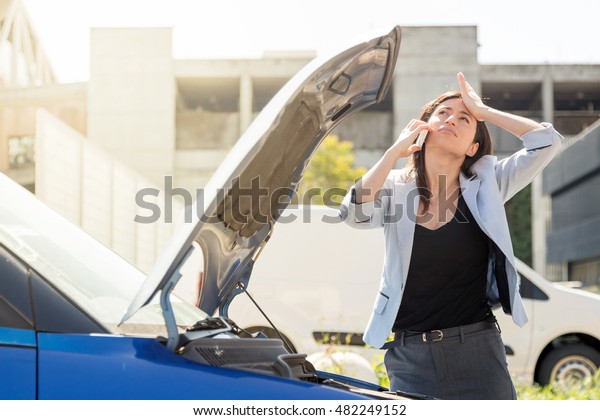 Woman and car issue\
relationship