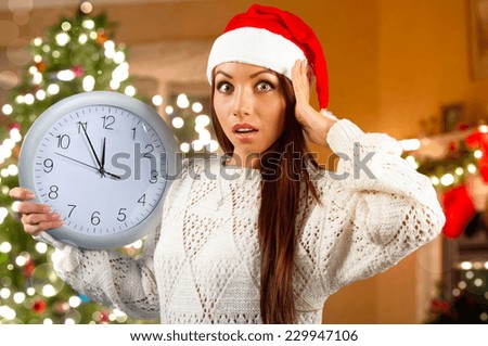 Similar – Image, Stock Photo Frau hält einen grünen Teller mit einem Apfel in der Hand