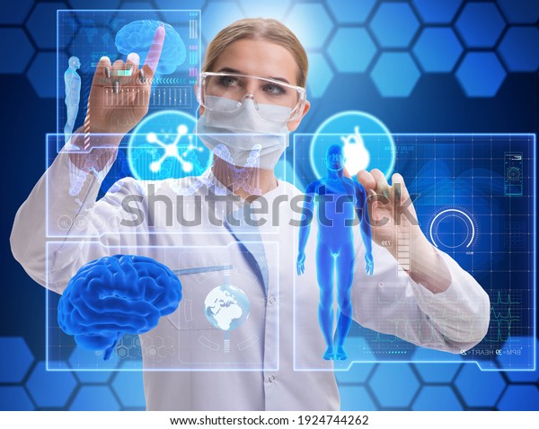 Woman doctor in\
telemedicine futuristic\
concept