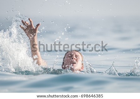 Woman drowns in the sea