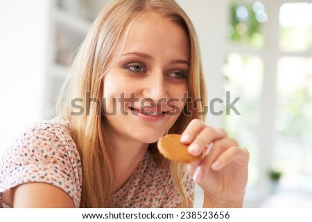 Woman Eats Ginger Biscuit To Stop Nausea Of Morning Sickness