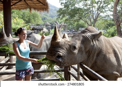 73,500 Zoo food Stock Photos, Images & Photography | Shutterstock