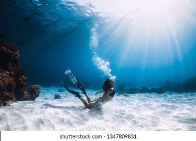 Freedive Girl Images, Stock Photos & Vectors | Shutterstock