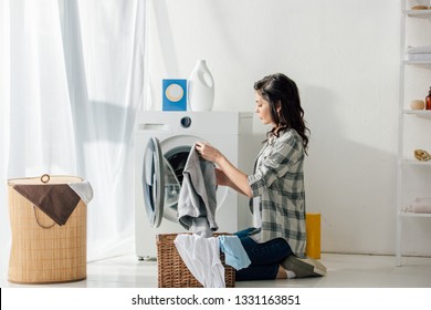 11,683 Woman putting on shirt Images, Stock Photos & Vectors | Shutterstock
