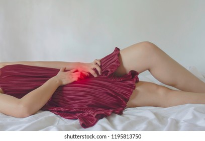 The woman has itching on his genitals.Asian women wear red clothes on their bed Xixi Na Cama Stock Photos, Images & Photography | Shutterstock